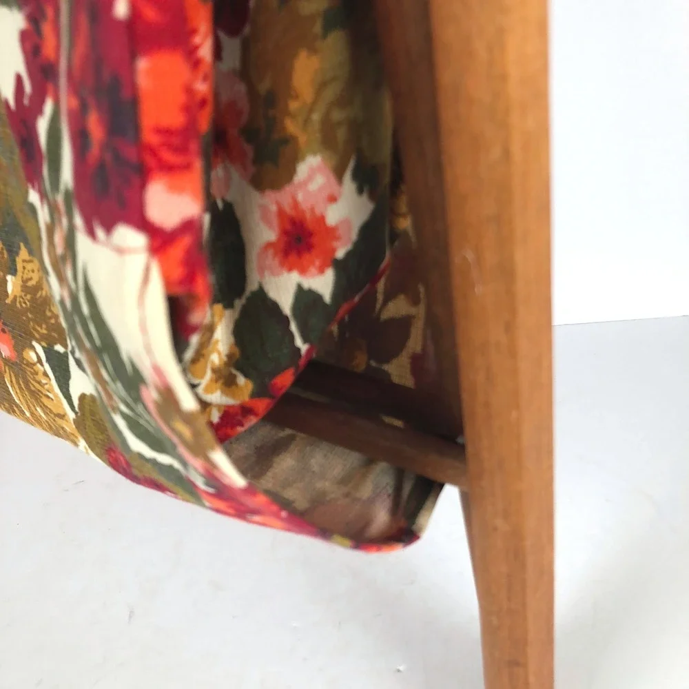 VTG Floral Tapestry Folding Knitting Yarn Basket Wooden Magazine Rack MCM Red EC